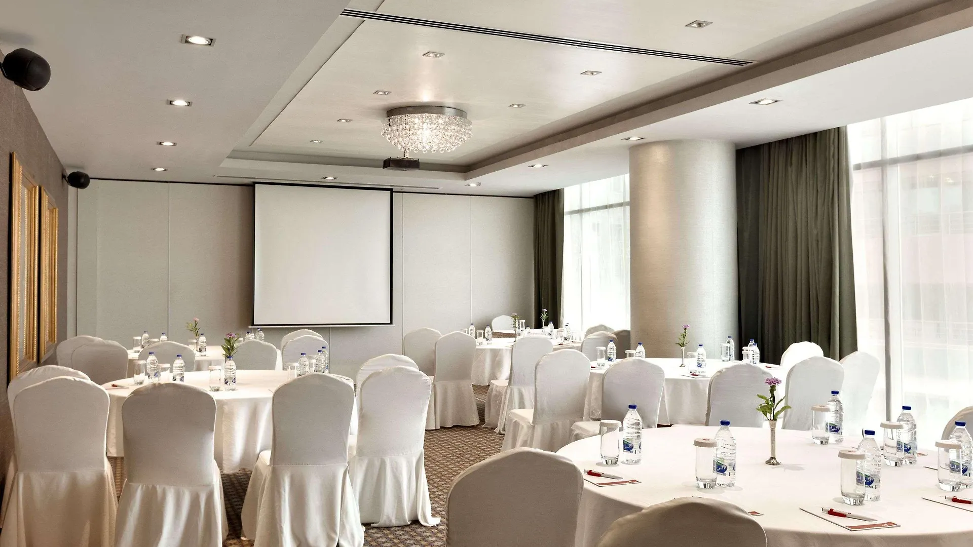 Montreal Barsha Hotel Dubai