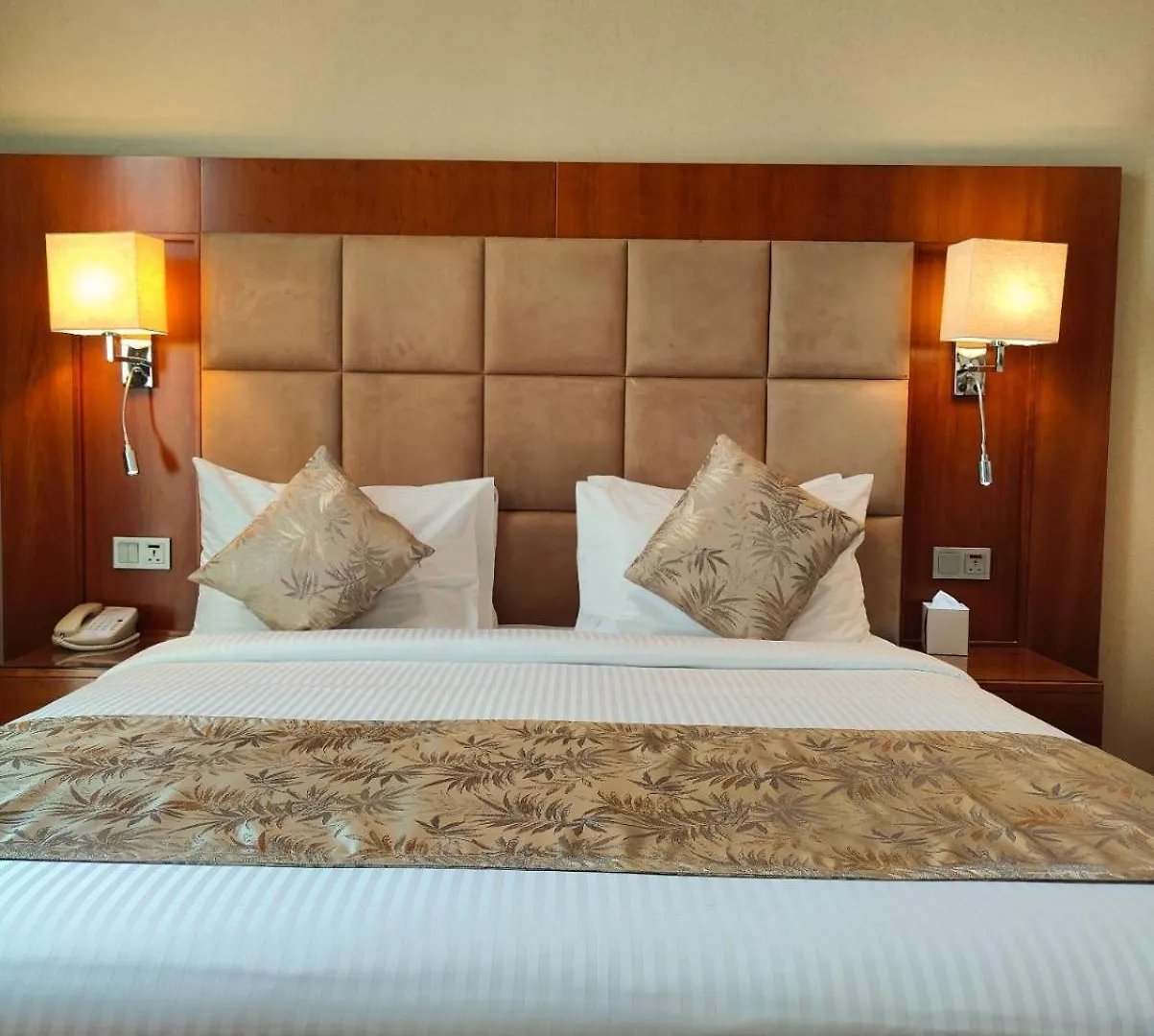 Montreal Barsha Hotel Dubai 4*,